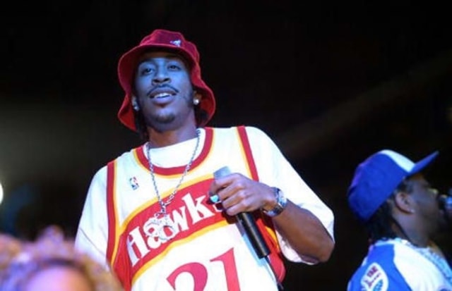 tampil sporty bisa banget pakai jersey klub basket nih bro. berikut cara mix and match yang bisa cocok dengan diri lo!